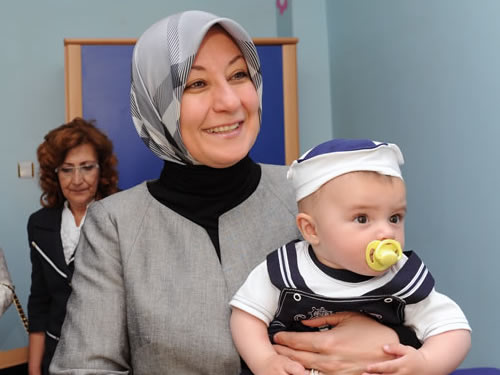 Bayan Gül, Hacı Ali Parim Çocuk Yuvası'nı Ziyaret Etti